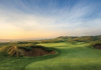 Golf Ireland people in exhibition