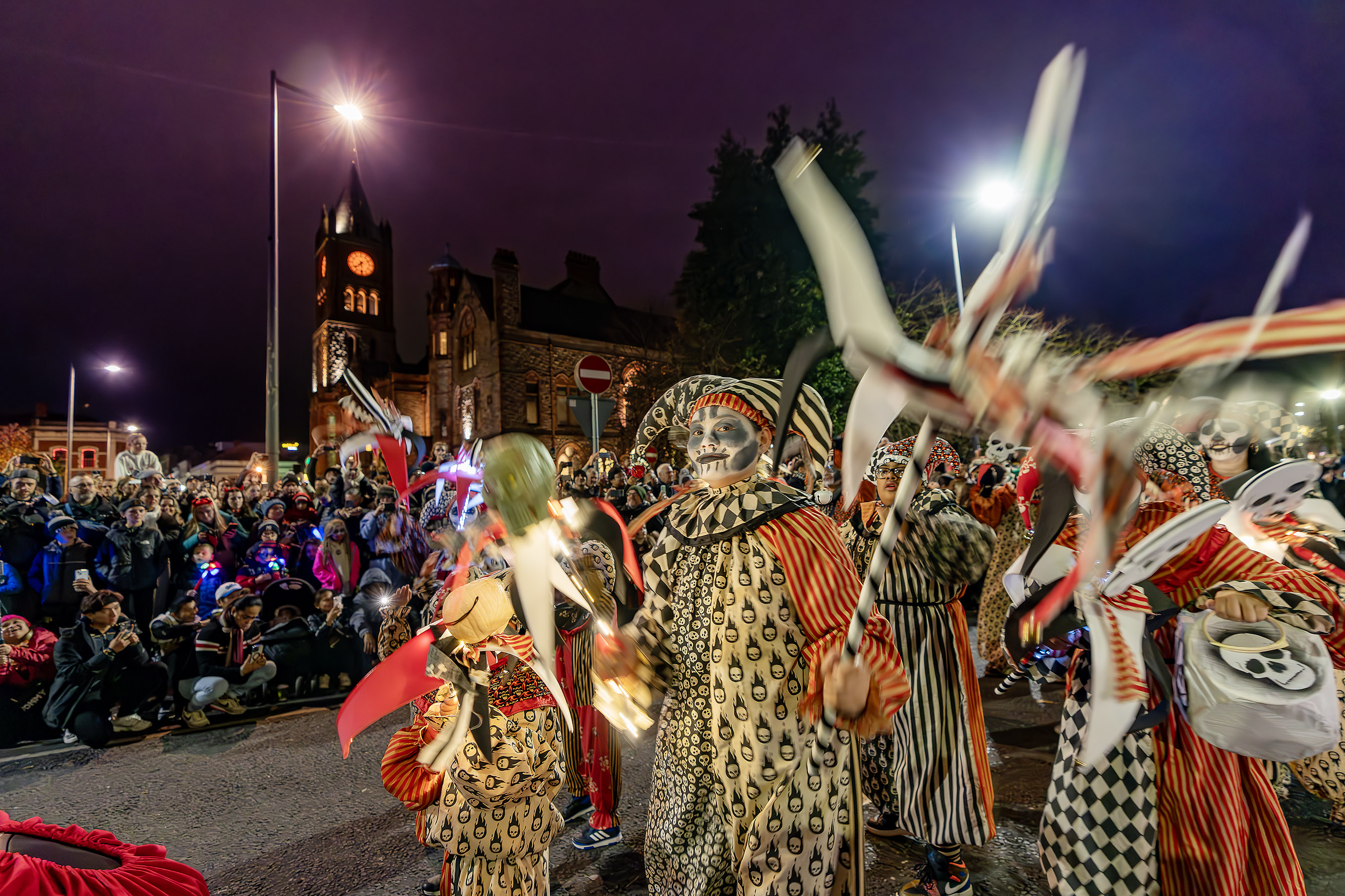 Parade beim Derry Halloween Festival