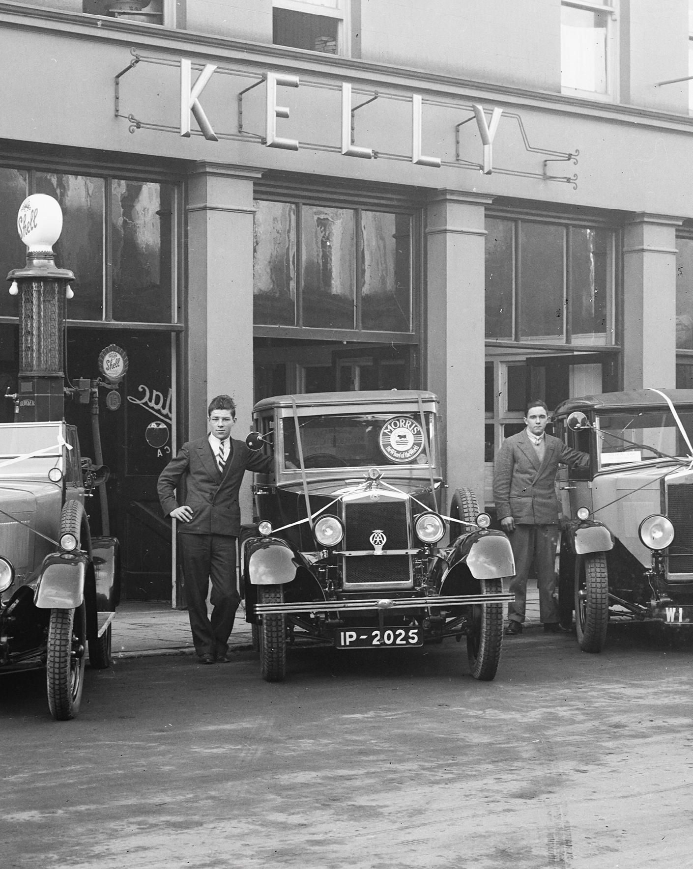 Image of Kelly showroom, Census