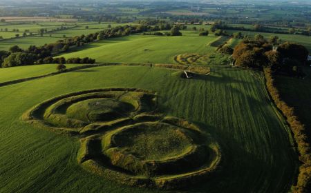 Ein Luftbild der Hill of Tara