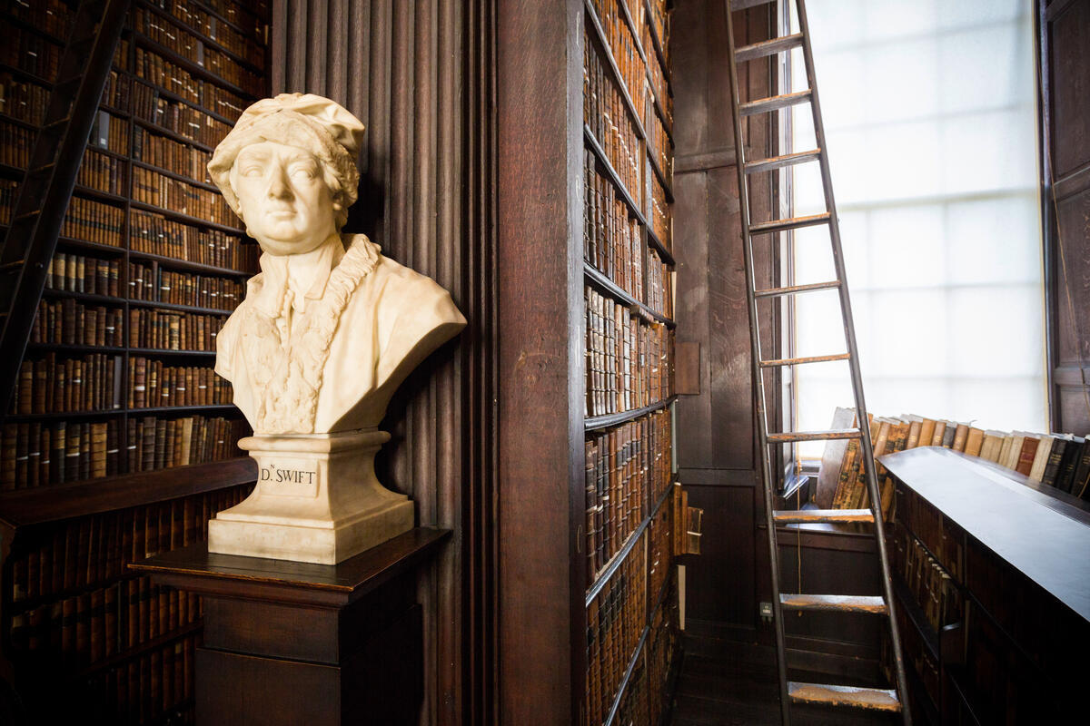Long Room library, Trinity College, Dublin City_TI71A21 (1)