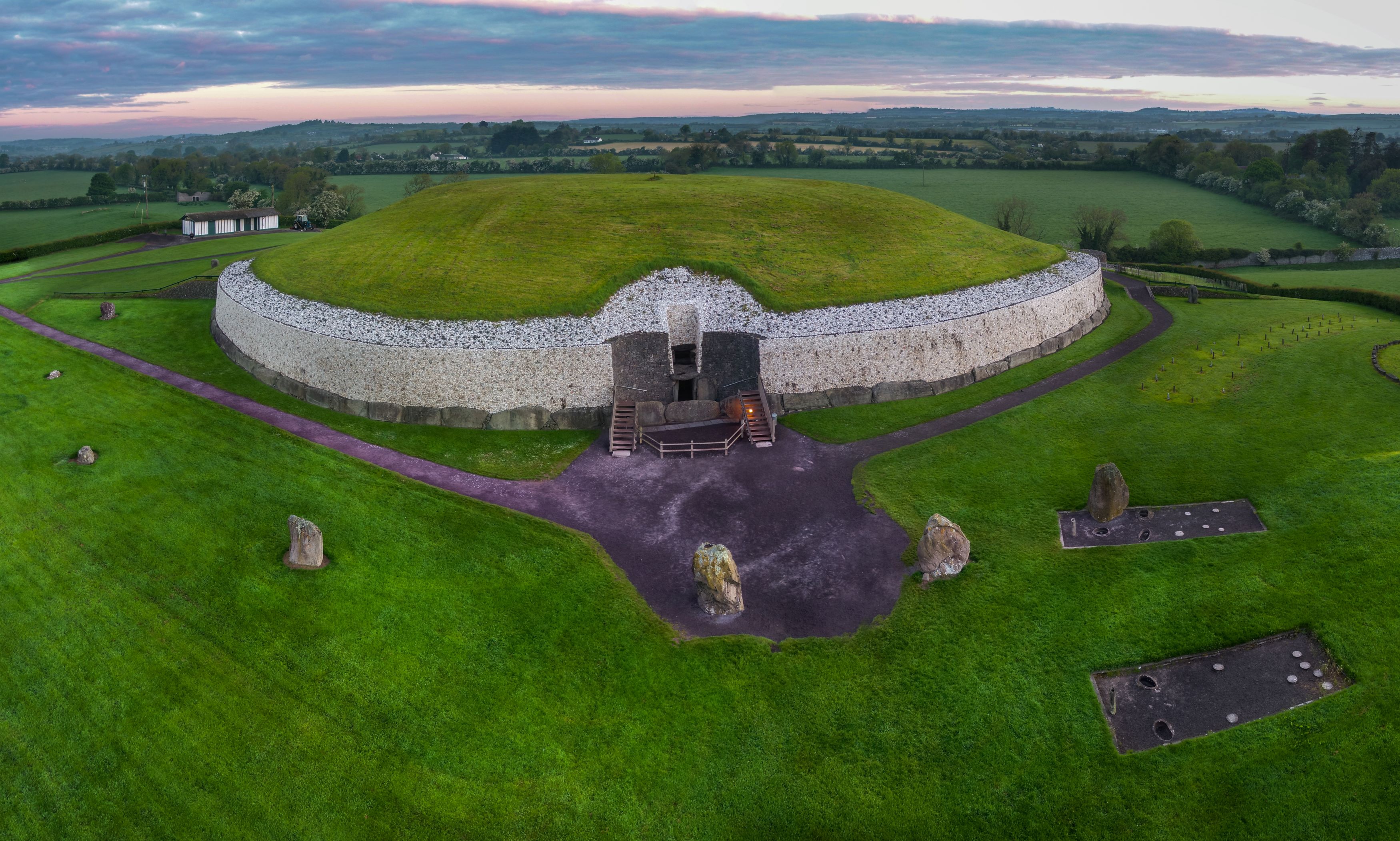  Newgrange, Boyne Valley, County Meath