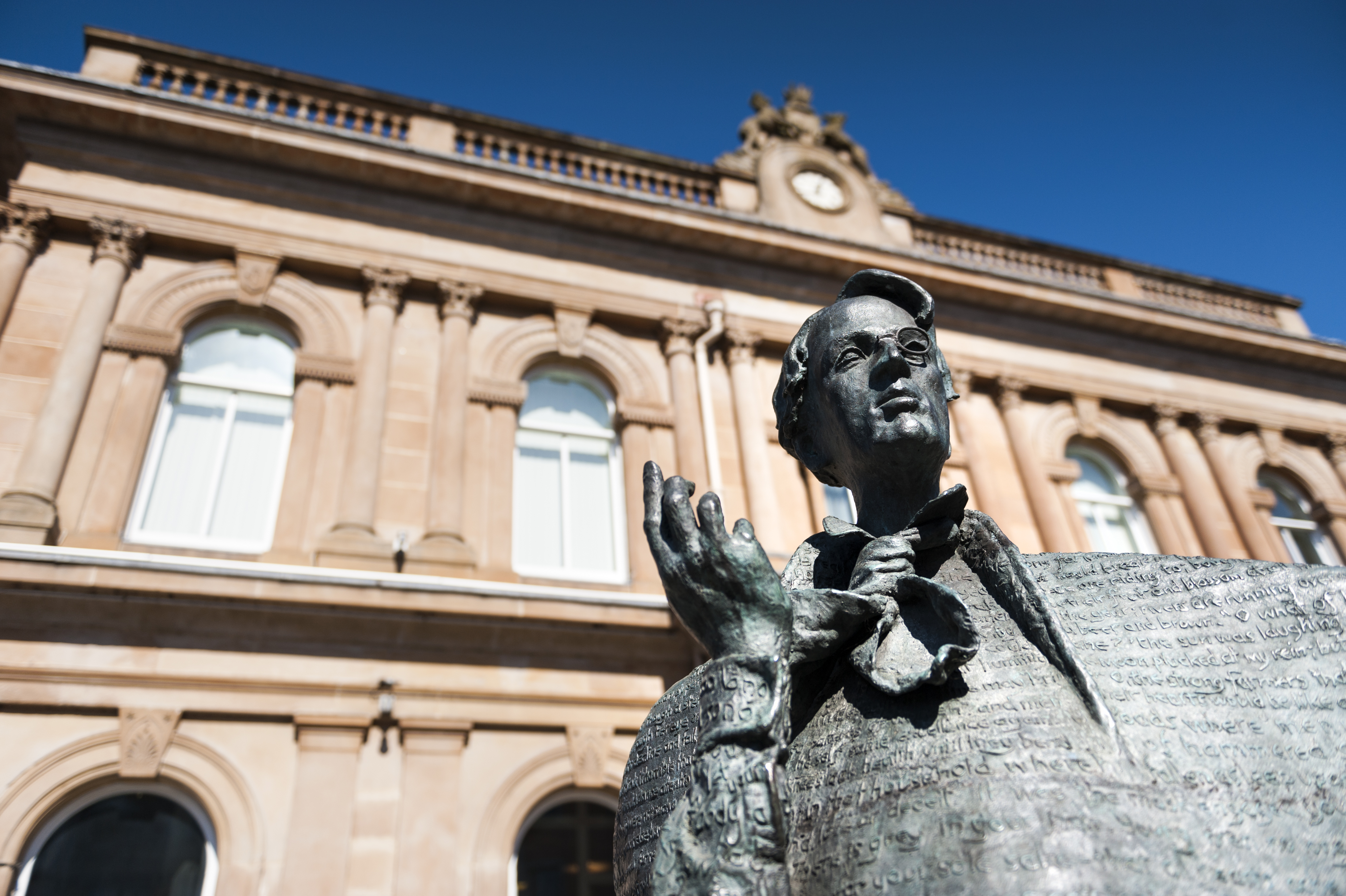 Nahaufnahme der WB-Yeats-Statue im County Sligo
