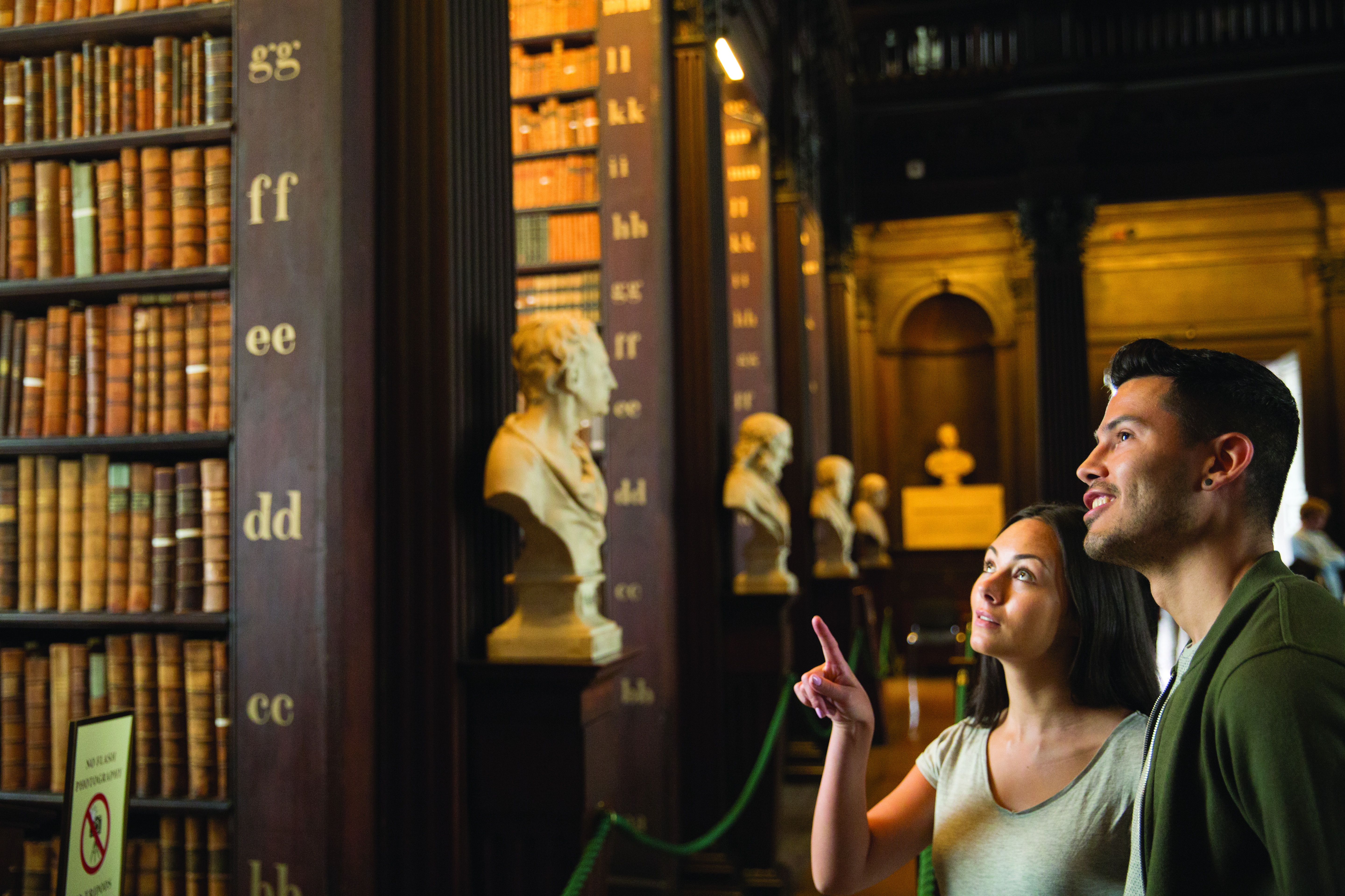 long room library at trinity college dublin long room library at trinity college dublin